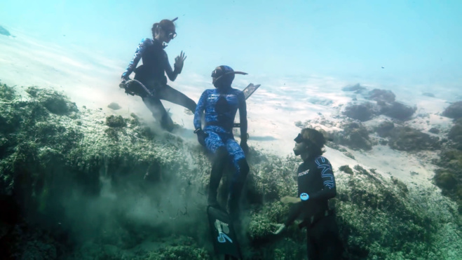 Série Lords of the Ocean - Épisode 05 : Avec les requins longimane et en apnée dans le Blue Hole ! Série Lords of the Ocean - Épisode 05 : Avec les requins longimane et en apnée dans le Blue Hole !